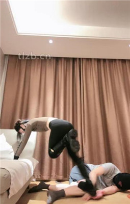 图片[12]_【不期而遇】恋臀爱好者-长筒靴高难度挑战踢踩跺/磕头认错_HD绳艺资源