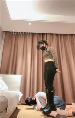 图片[16]_【不期而遇】恋臀爱好者-长筒靴高难度挑战踢踩跺/磕头认错_HD绳艺资源