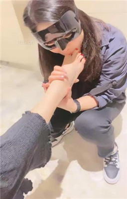 【歌迪丝】卫生间-母畜舔高跟鞋底裸足【续集】_HD绳艺资源