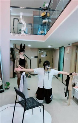 【陈莹斯】嘴叼高跟/人体衣架/骑马爬行/碾压踩狗爪_HD绳艺资源