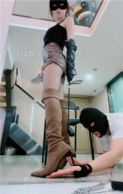 图片[13]_【陈莹斯】嘴叼高跟/人体衣架/骑马爬行/碾压踩狗爪_HD绳艺资源