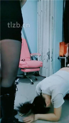 【梦幻大大】母畜-高跟裸足跪舔-骑马爬行_HD绳艺资源