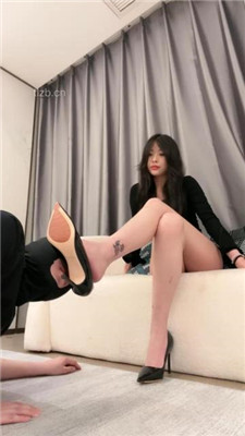 图片[2]_【糯糯】转胯/高跟裸足美腿碾压踩_HD绳艺资源