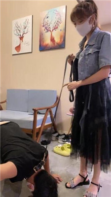 【甘露】凉鞋踩狗头/狗链遛狗/踢踹/骑马踩踏_HD绳艺资源