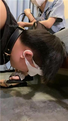 图片[3]_【甘露】凉鞋踩狗头/狗链遛狗/踢踹/骑马踩踏_HD绳艺资源