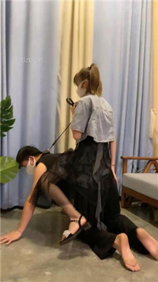 图片[9]_【甘露】凉鞋踩狗头/狗链遛狗/踢踹/骑马踩踏_HD绳艺资源