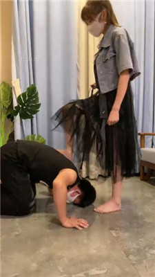 图片[14]_【甘露】凉鞋踩狗头/狗链遛狗/踢踹/骑马踩踏_HD绳艺资源