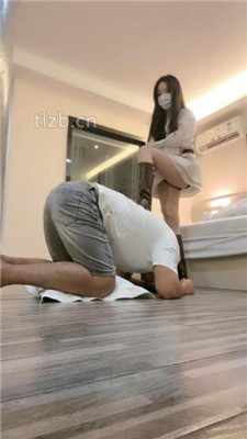 图片[10]_【香芋朱朱】长靴踩/人肉坐垫/踢踹/训练/白袜蹂躏_HD绳艺资源