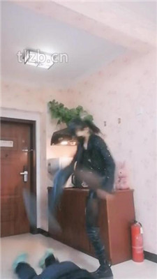 图片[13]_【美娜格格】长靴黑丝S-转胯爬行/超高难度挑战踢踹/腿绞_HD绳艺资源