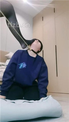 【小羊】母畜-狗链转胯遛狗/闻舔黑丝_HD绳艺资源