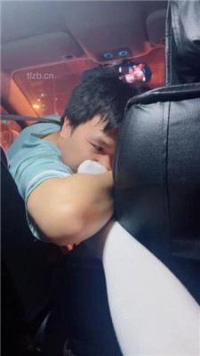 图片[2]_【不知名美女】长筒白袜车内开发司机_HD绳艺资源