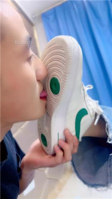 图片[10]_【冷鸢大大】舔脏鞋闻白袜/虐乳/耳光/踩踏_HD绳艺资源