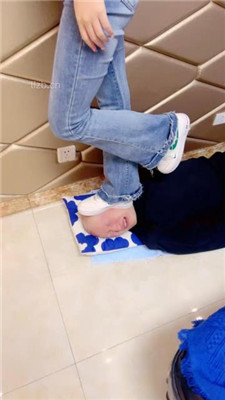 图片[18]_【冷鸢大大】舔脏鞋闻白袜/虐乳/耳光/踩踏_HD绳艺资源