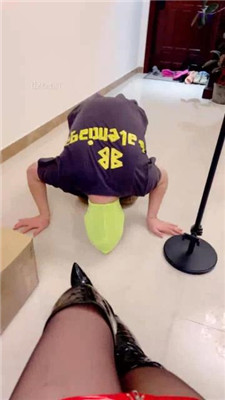 【梓夫人】长靴黑丝圈养绿帽狗囚禁虐_HD绳艺资源