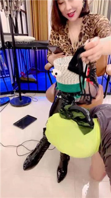 图片[14]_【梓夫人】长靴黑丝圈养绿帽狗囚禁虐_HD绳艺资源