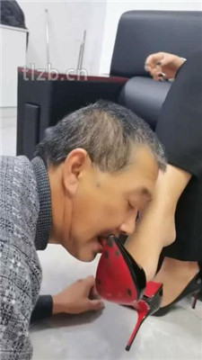 图片[4]_【冷御绳艺导师】重赏赐贱奴舔鞋底舔脚/浓痰吐满脸_HD绳艺资源