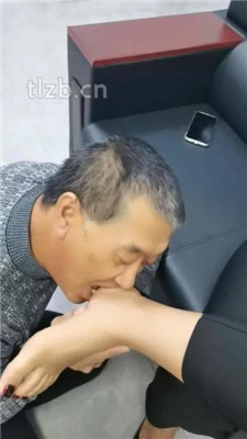 图片[16]_【冷御绳艺导师】重赏赐贱奴舔鞋底舔脚/浓痰吐满脸_HD绳艺资源