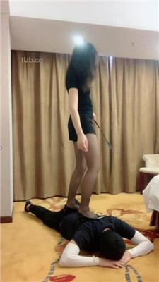 图片[8]_【蜜蜜骑士】高跟黑丝踩踏-骑马骑脖_HD绳艺资源