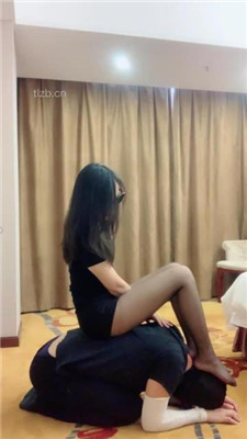 图片[11]_【蜜蜜骑士】高跟黑丝踩踏-骑马骑脖_HD绳艺资源