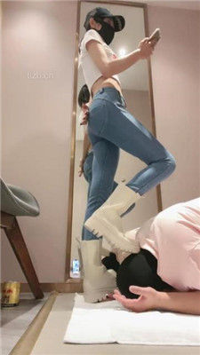 图片[5]_【美娜格格】牛仔裤短靴-胯下辱/人体擦鞋器/脚插嘴_HD绳艺资源