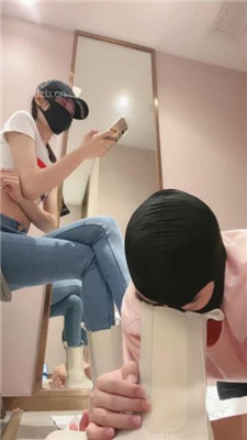 图片[16]_【美娜格格】牛仔裤短靴-胯下辱/人体擦鞋器/脚插嘴_HD绳艺资源