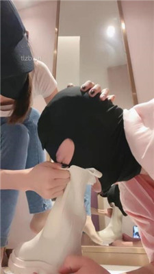 图片[18]_【美娜格格】牛仔裤短靴-胯下辱/人体擦鞋器/脚插嘴_HD绳艺资源