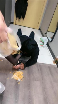 图片[6]_【小雅老师】黑丝高跟踩踏脚底喂食-喝圣水【完整版_HD绳艺资源