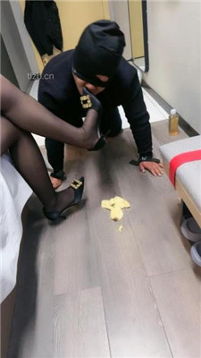 图片[12]_【小雅老师】黑丝高跟踩踏脚底喂食-喝圣水【完整版_HD绳艺资源