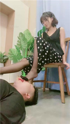 图片[9]_【素人星探】喂口水-黑丝高跟美腿踩_HD绳艺资源