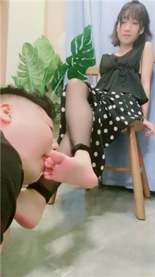 图片[13]_【素人星探】喂口水-黑丝高跟美腿踩_HD绳艺资源