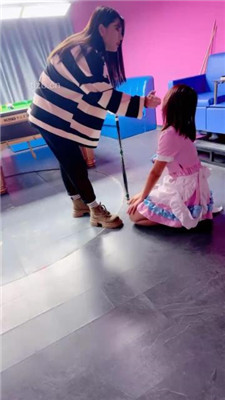 图片[4]_【惠子大大】母畜-舔裸足-脚耳光-球杆插嘴-口水_HD绳艺资源