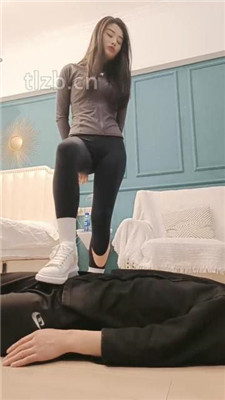 图片[13]_【昭玥】转胯/全体重踩踏/舔脏鞋-小白鞋棉袜_HD绳艺资源