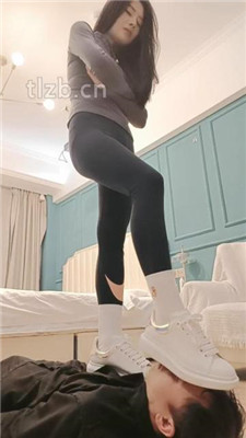 图片[16]_【昭玥】转胯/全体重踩踏/舔脏鞋-小白鞋棉袜_HD绳艺资源