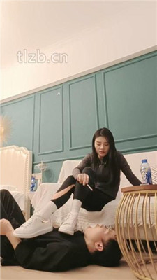 图片[20]_【昭玥】转胯/全体重踩踏/舔脏鞋-小白鞋棉袜_HD绳艺资源