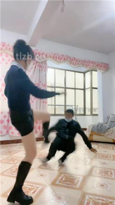 图片[5]_【小九】被抓奸现场-踩狗爪-衣架抽打/跪地求饶_HD绳艺资源