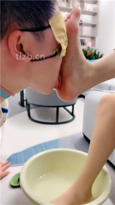 图片[5]_【丹祖宗】圈养狗等主人回家-伺候洗脚/舔裸足/吃脚皮_HD绳艺资源