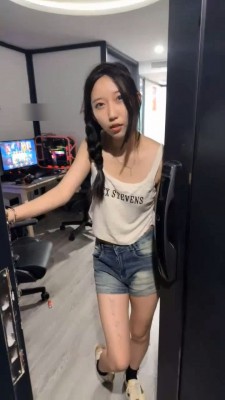 【第一视角】腹黑美少女西怡无底线羞辱合集3（重口） bf32721_HD绳艺资源