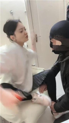 【小月牙】纹身女S-滴蜡/运动鞋踩虐/训练/脚喂食 bf38567_HD绳艺资源