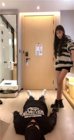 【苏西】毛巾塞嘴/短靴高跟全体重踩踏 bf33862_HD绳艺资源