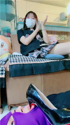 【美离子】嘴叼高跟/原味丝袜脚插嘴踩_HD绳艺资源