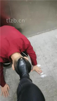 图片[6]_【凌儿女神】训练/舔脏鞋臭脚/玩户外舔脏鞋/关狗笼_HD绳艺资源