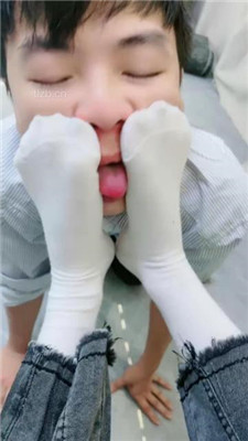 图片[10]_【术术】腿绞窒息/踩踏/原味白袜辱/踢踹/裸足踩狗脸_HD绳艺资源