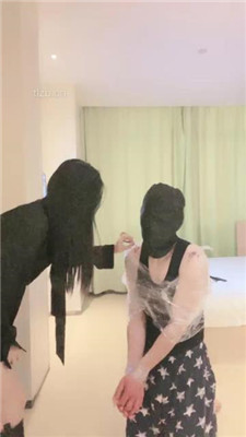 图片[2]_【清禾】保鲜膜窒息-训练踩踏耳光-人体烟灰缸_HD绳艺资源