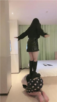 图片[4]_【清禾】保鲜膜窒息-训练踩踏耳光-人体烟灰缸_HD绳艺资源