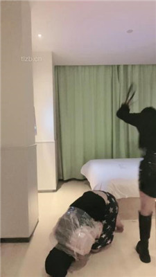 图片[8]_【清禾】保鲜膜窒息-训练踩踏耳光-人体烟灰缸_HD绳艺资源