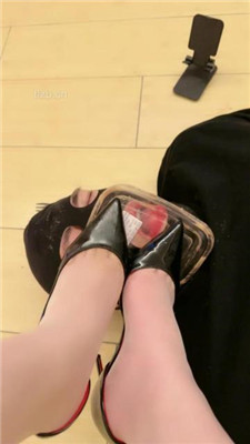 图片[12]_【花兮玥】强迫贱奴舔脏鞋底肉丝jio_HD绳艺资源
