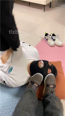 图片[6]_【精神小妹】素人学生妹-耳光/全体重踩踏/白袜塞嘴_HD绳艺资源