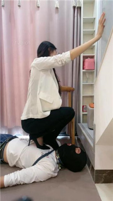 图片[7]_【嘉妮S】白领下班高跟虐家奴-滴蜡_HD绳艺资源