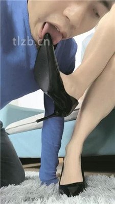 【稚主】喂拉丝口水圣水/舔高跟裸足_HD绳艺资源