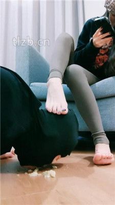 图片[14]_【护短S】跪舔小白鞋白袜/踩踏香蕉喂食_HD绳艺资源